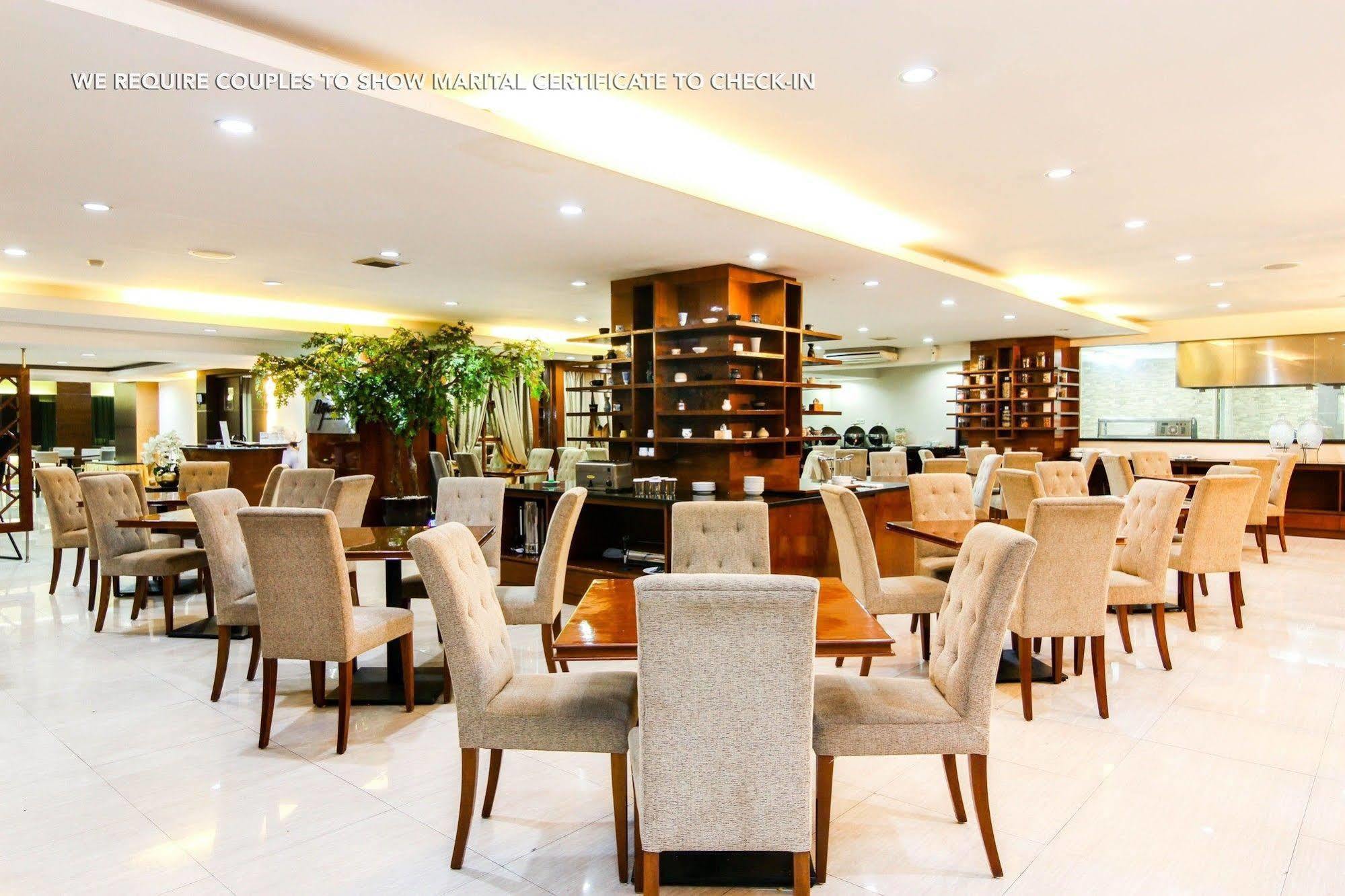 Zen Premium Menteng Syariah Джакарта Экстерьер фото