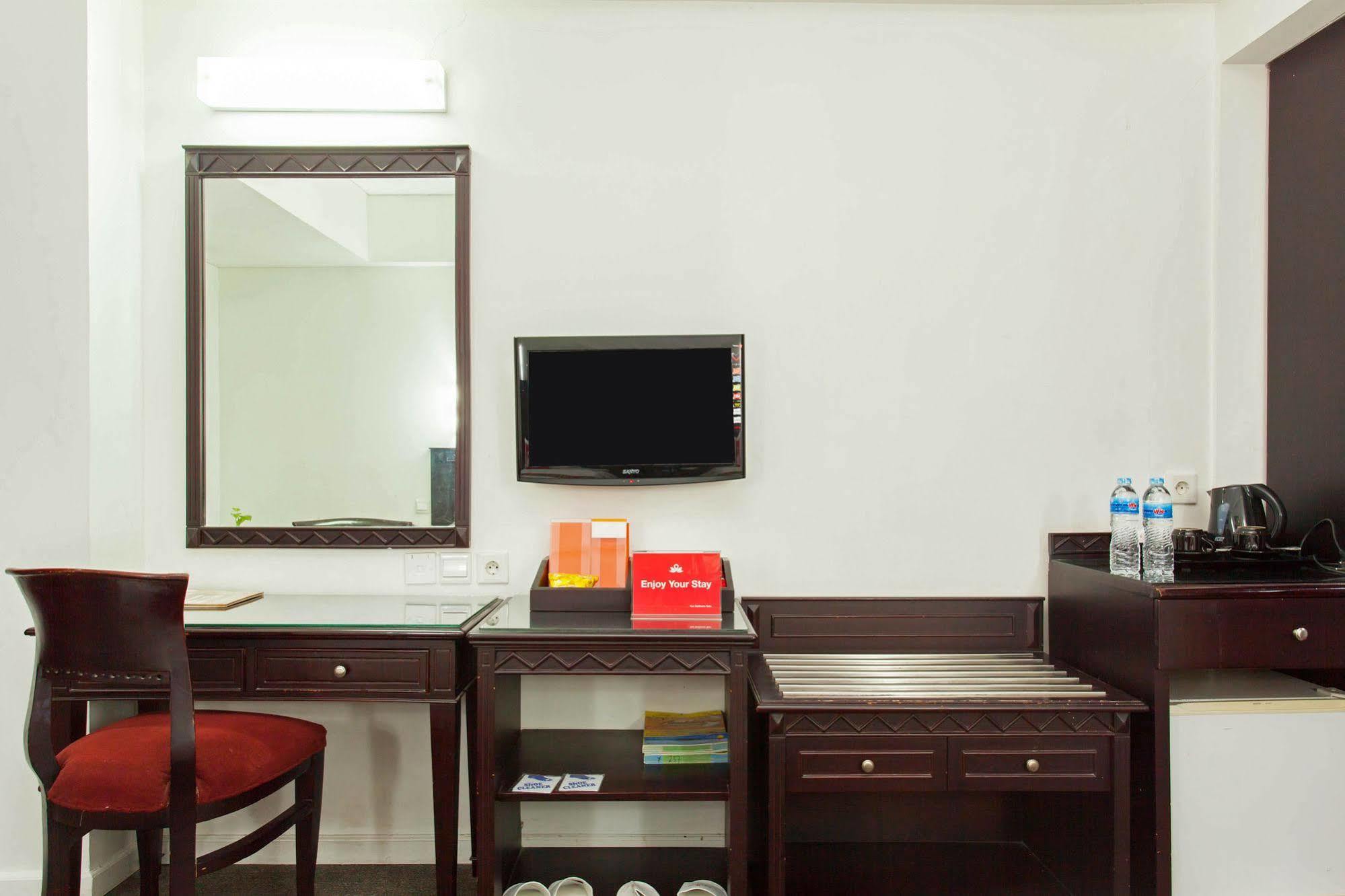 Zen Premium Menteng Syariah Джакарта Экстерьер фото